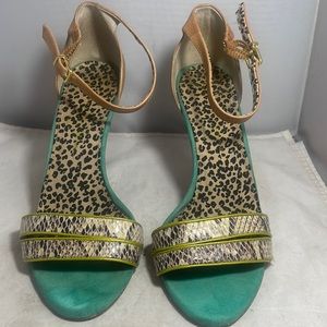 Jessica Simpson nude/snakeskin/green leather and fabric Jessies size 9 1/2